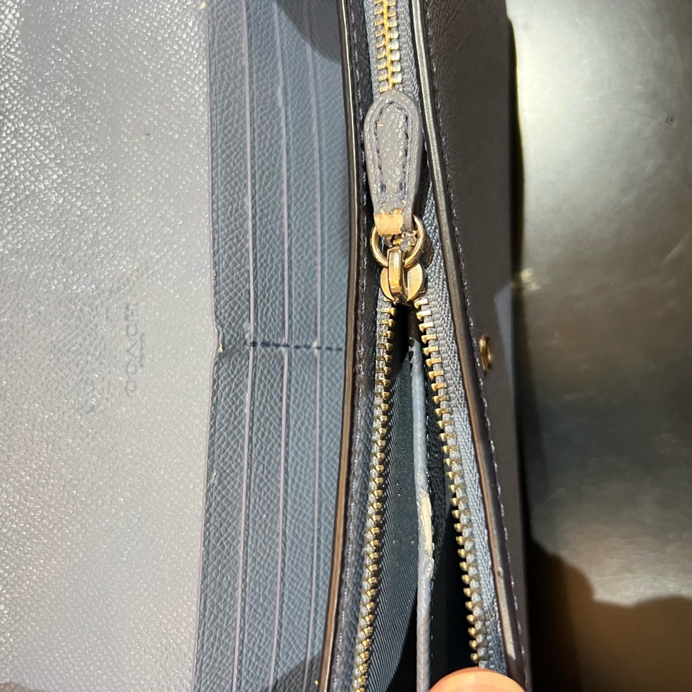 Coach - Picture 12 of 13